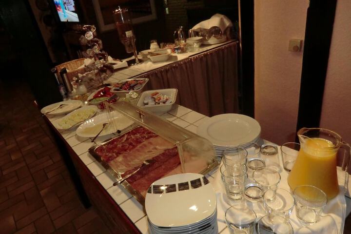 Dining 38 of 53