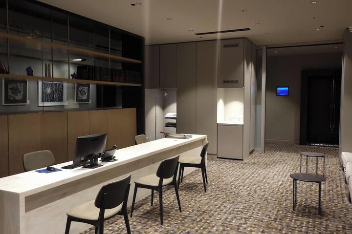 Business Center 33 of 36