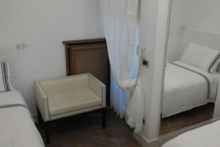 Room 42 of 134