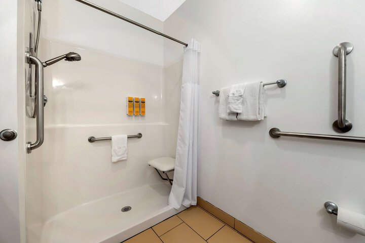 Room 22 of 28