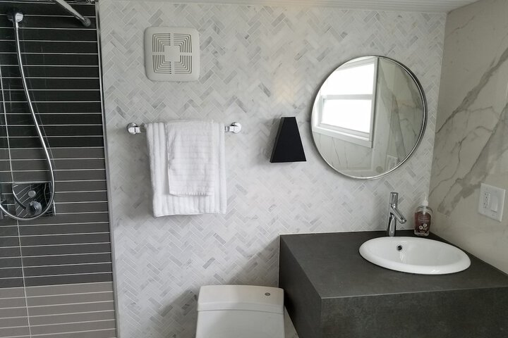 Room 128 of 172