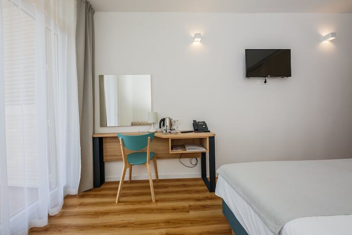 Room 10 of 61