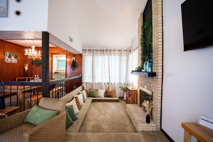 Room 25 of 48