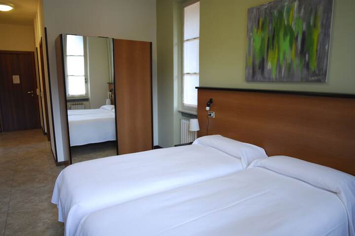 Room 5 of 38