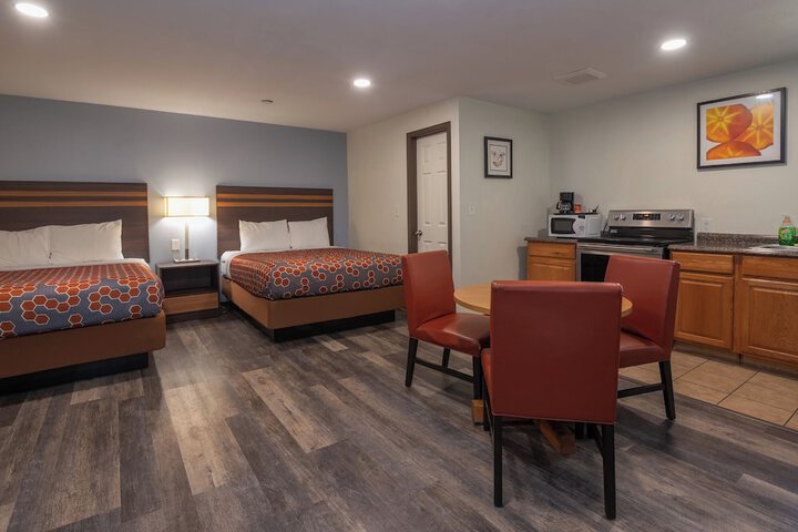 Room 28 of 43