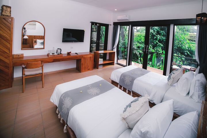 Room 15 of 49