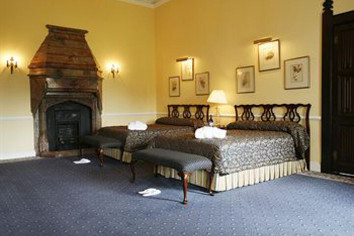 Room 28 of 68