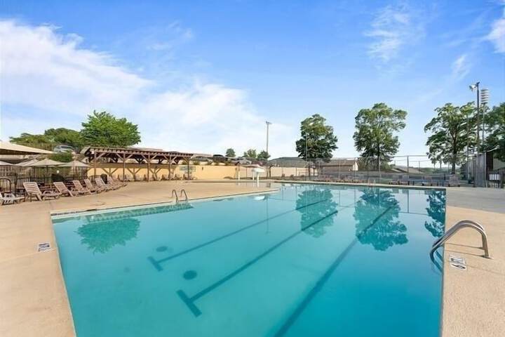 Pool 16 of 41