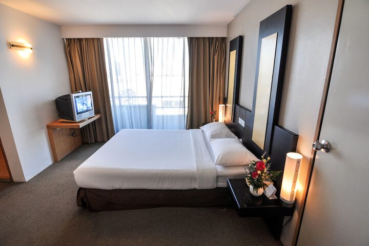 Room 14 of 101