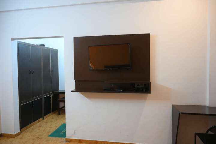Room 25 of 106