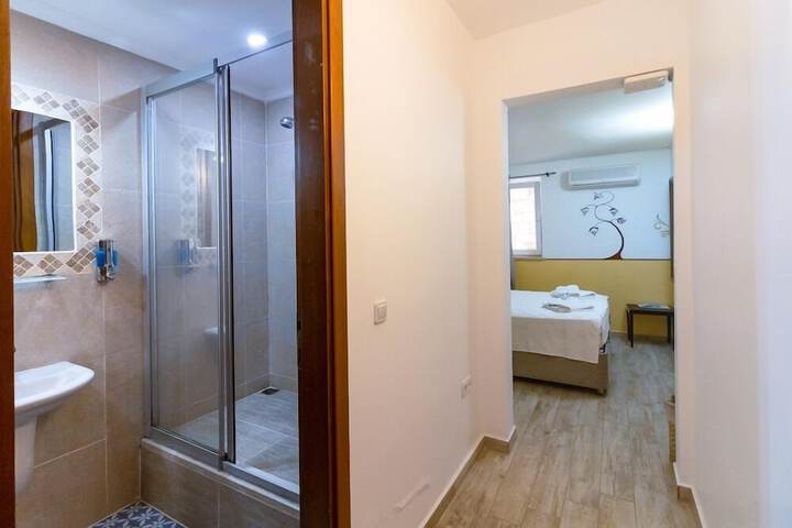 Room 42 of 87