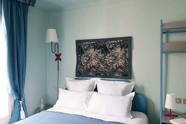 Room 13 of 23