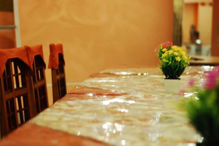Dining 33 of 41