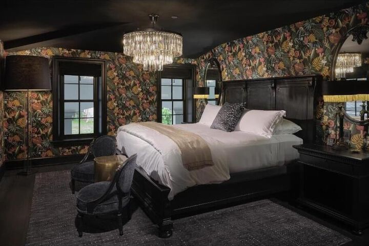 Room 5 of 13