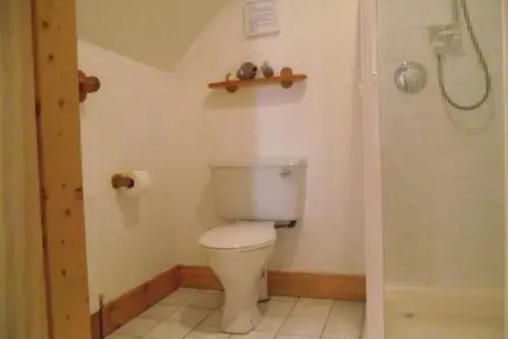 Room 4 of 11