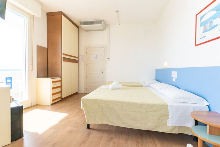 Room 13 of 84