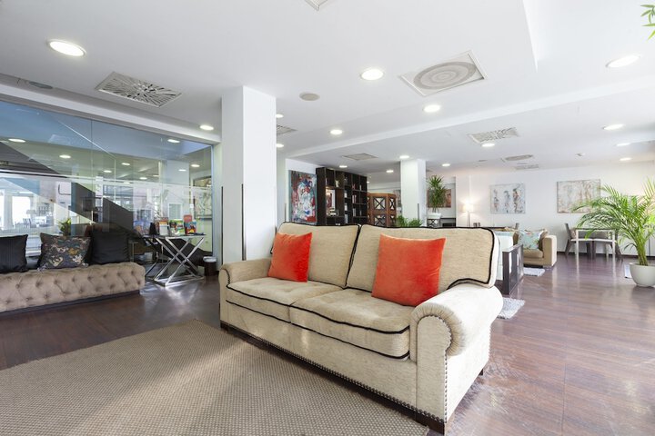 Guest Lobby