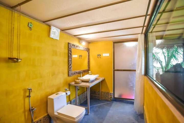 Room 8 of 19