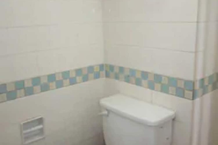 Room 16 of 27