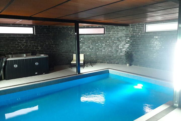 Pool 39 of 70