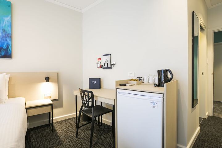 Room 3 of 32
