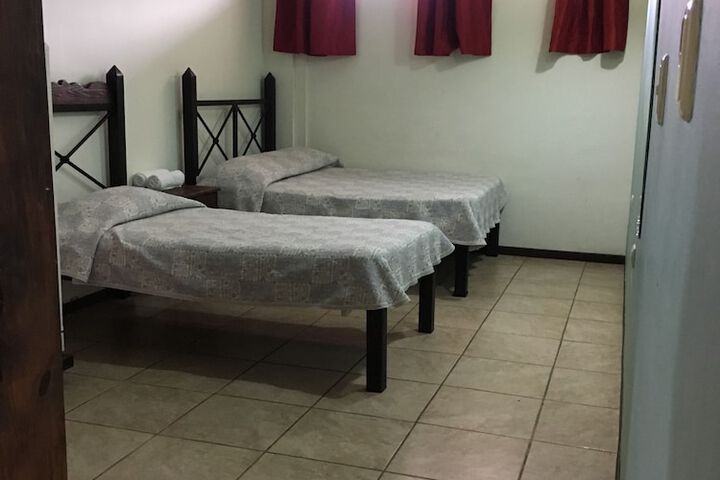 Room 15 of 33