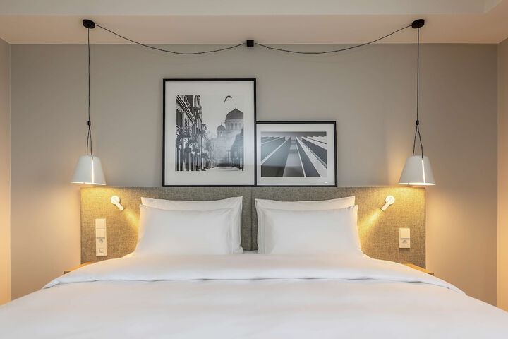 Room 10 of 74