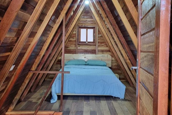 Room 4 of 18