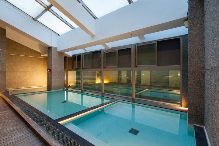 Pool Hotel