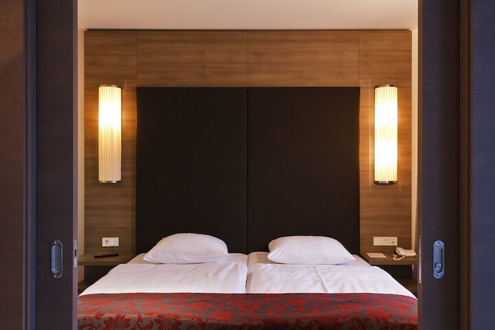 Room 4 of 46