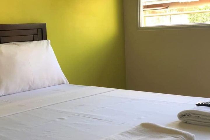 Room 9 of 33