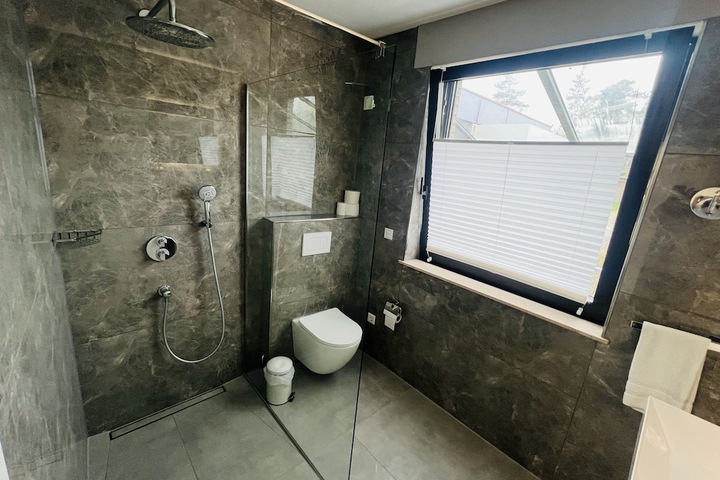 Room 34 of 52