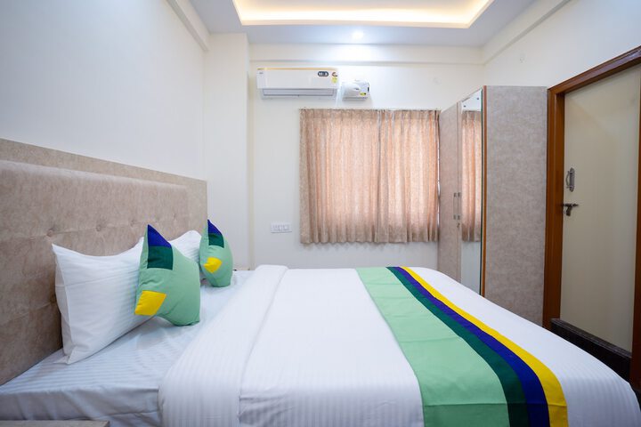 Room 9 of 25