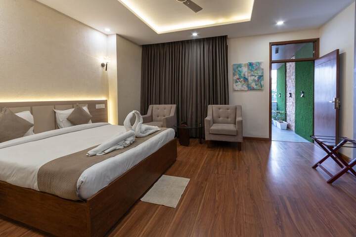 Room 2 of 15