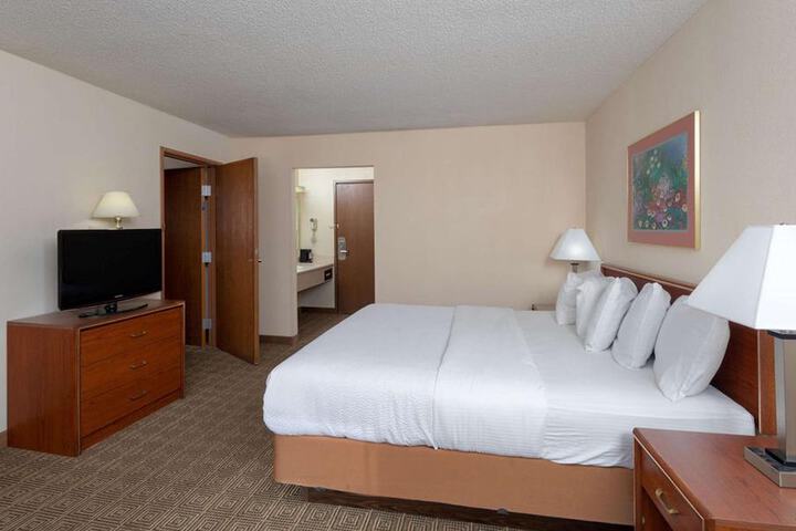 Standard | King Bed (8 of 9)