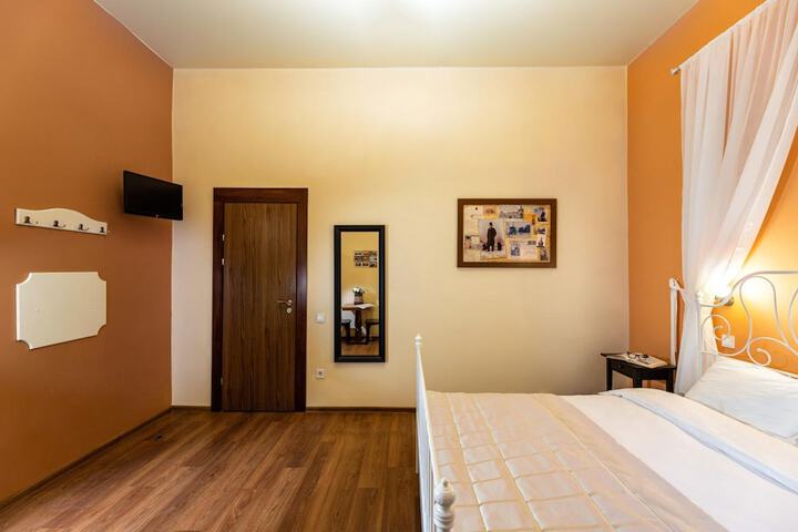 Room 30 of 50