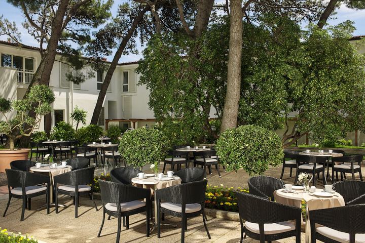 Terrace/Patio 54 of 58