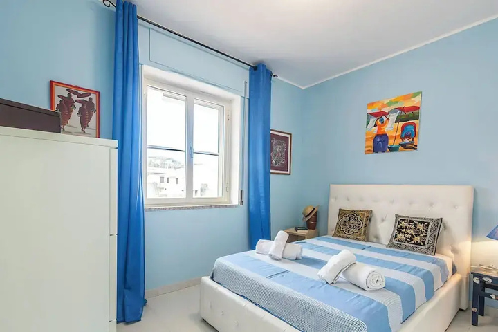 Room 4 of 13