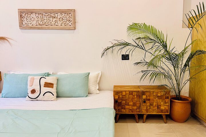 Room 2 of 19