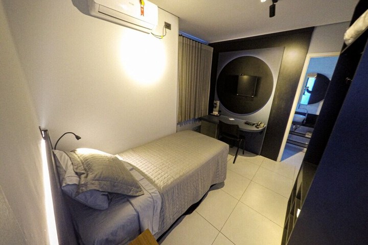 Room 20 of 33