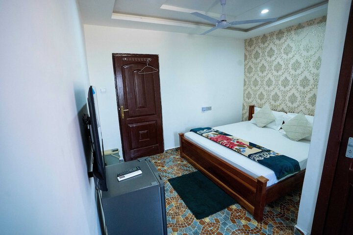 Room 3 of 41