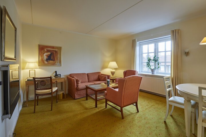 Room 70 of 151