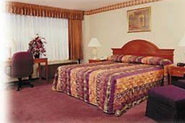 Photo of Executive Inn Rivermont
