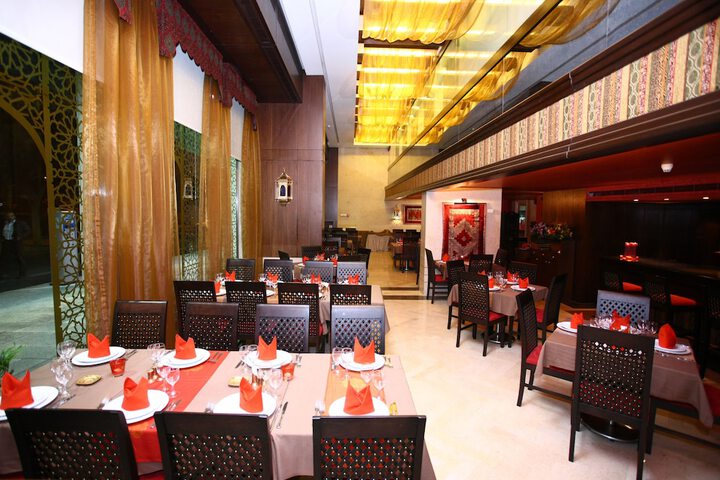 Dining 74 of 101