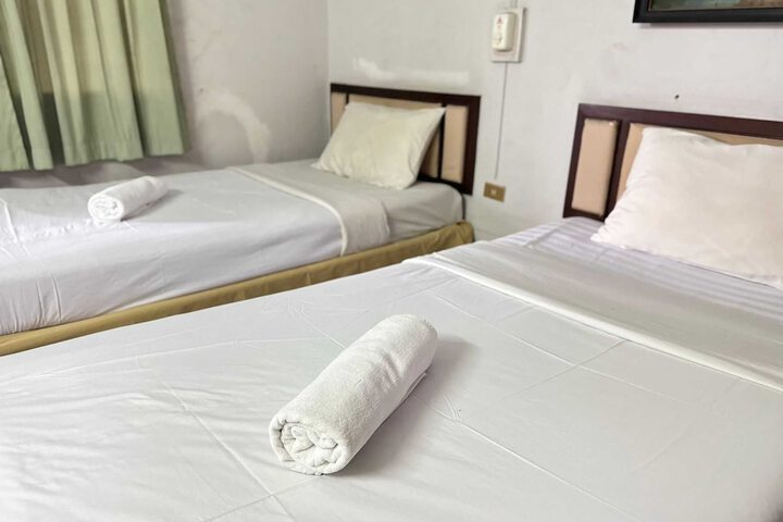Room 9 of 25