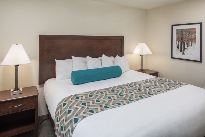Standard | King Bed (1 of 5)