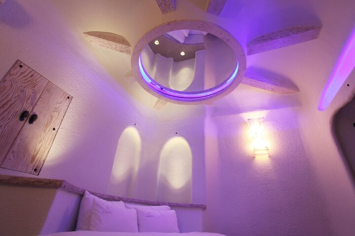 Room 3 of 61