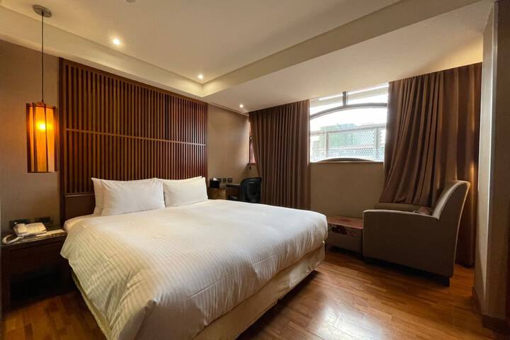 Room 18 of 48