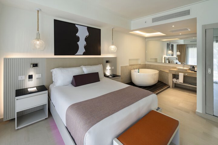 Room 21 of 147