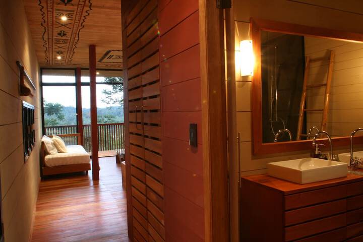 Room 42 of 126